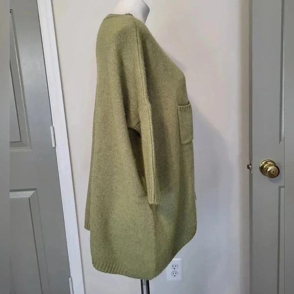 Sundance Wool Blend Oversized 3/4 Sleeve Sweater(S) - Picture 4 of 7